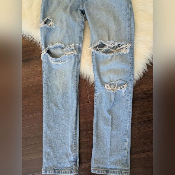 levis premium 501 Light Wash Distressed Jeans Womens Straight Leg W26 L30 - Picture 2 of 10